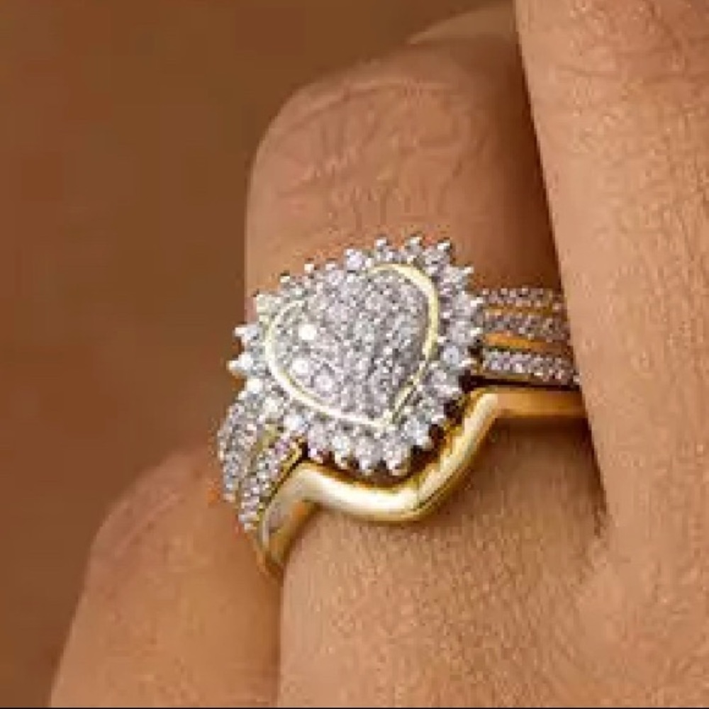 Beautiful heart shaped cz engagement ring & band